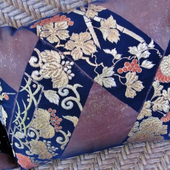 Matching set of two silk pillows made from antique obis kimono sashes SET 1 - Picture 3 of 5